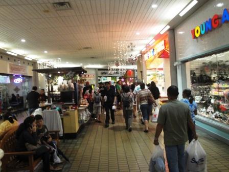Crowded mall in Hilo Hawaii